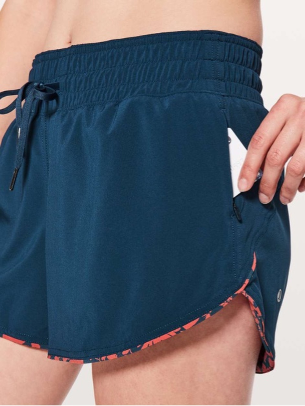 Lululemon Shorts Women 6 Navy Blue Choose A Side 3" Floral Gym W7ALIS
